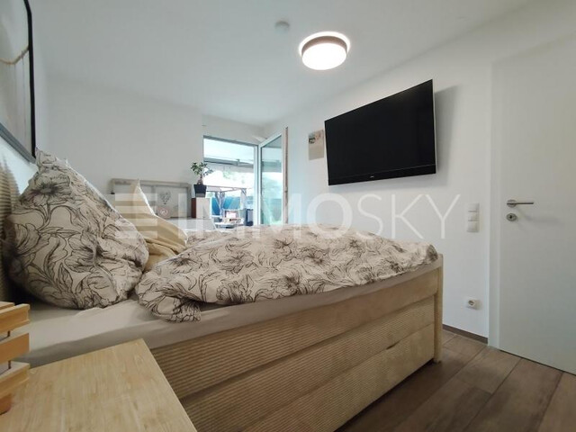 Neuwertige Wohnung mit eigenem Outdoor-Bereich