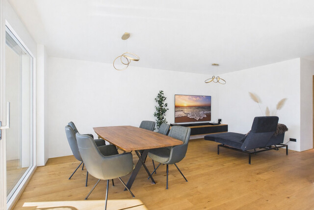 Neuwertige 4-Zimmerwohnung in Klaus mit großer Terrasse