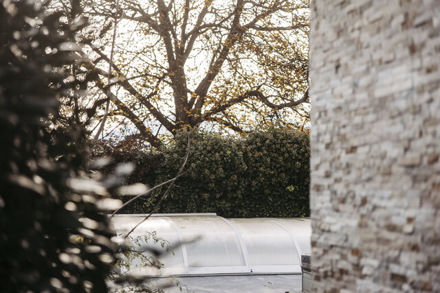 Bungalow mit Garagengebäude 