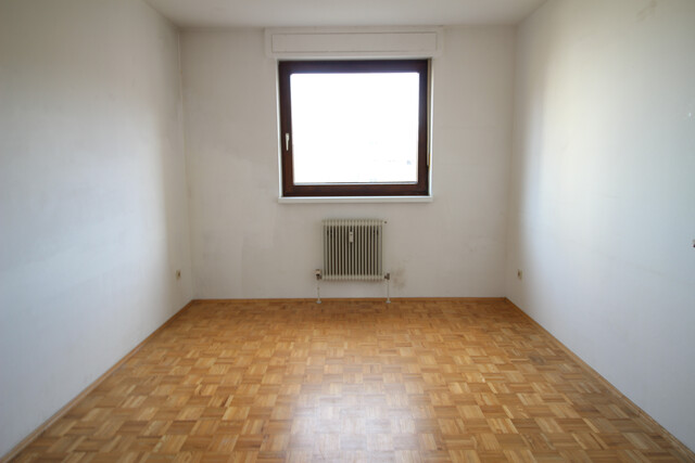 Geräumige 4 1/2 Zimmer-Wohnung inklusive Tiefgarage - provisionsfrei