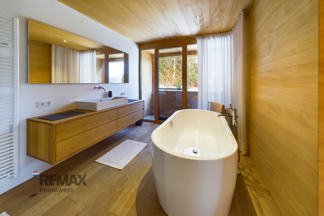 Premium-Miethaus mit SPA, Lift und Traumgarten