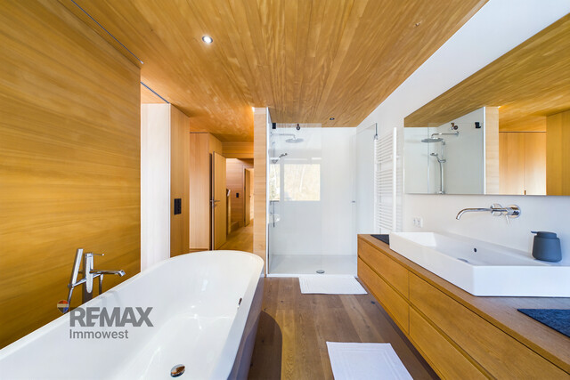 Premium-Miethaus mit SPA, Lift und Traumgarten