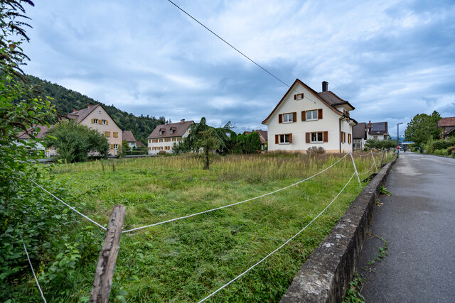 Für Handwerker mit Ausbauqualitäten - Wohnhaus mit 2 Wohnungen und zusätzlichem Bauplatz