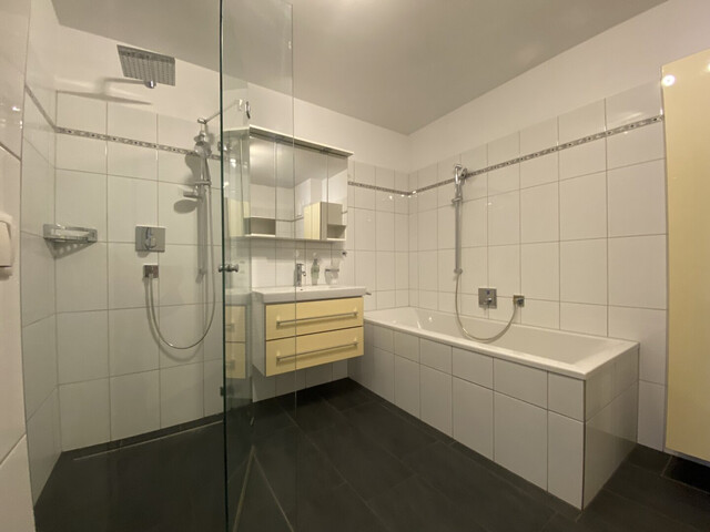 Zentrale-großzügige 4 Zimmer Eckgartenwohnung in Vandans