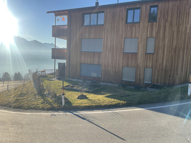 Wohnen mit Aussicht: 2-Zi. Whg. mit Garten, Stellplatz und Einbauküche