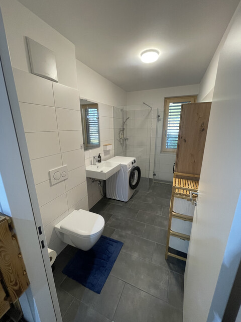 Wohnen mit Aussicht: 2-Zi. Whg. mit Garten, Stellplatz und Einbauküche