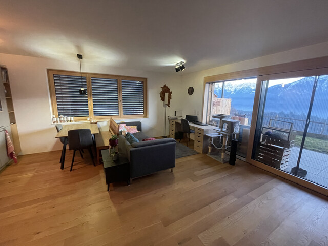 Wohnen mit Aussicht: 2-Zi. Whg. mit Garten, Stellplatz und Einbauküche