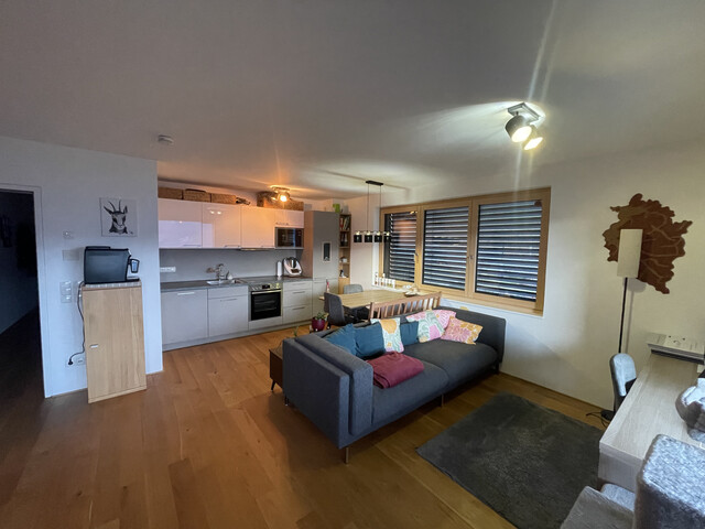 Wohnen mit Aussicht: 2-Zi. Whg. mit Garten, Stellplatz und Einbauküche