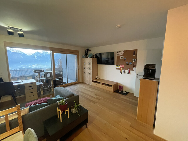 Wohnen mit Aussicht: 2-Zi. Whg. mit Garten, Stellplatz und Einbauküche