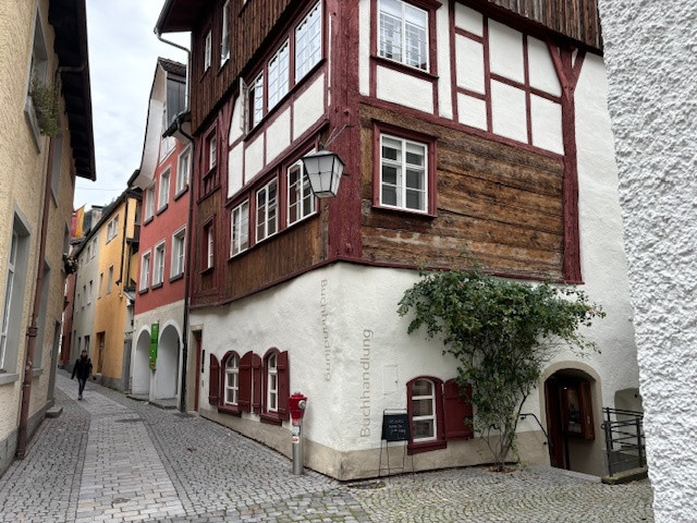 attraktiver Verkaufsraum im EG (Gewölbe) in historischem Feldkircher Altstadthaus längerfristig zu vermieten
