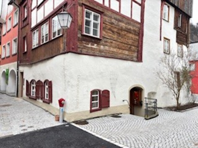 attraktiver Verkaufsraum im EG (Gewölbe) in historischem Feldkircher Altstadthaus längerfristig zu vermieten