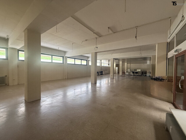 FRASTANZ: Ca. 140 m² Geschäftsfläche im Erdgeschoss | ca. 170 m² Lager im Untergeschoss | Kundenparkplätze | zentrumsnah