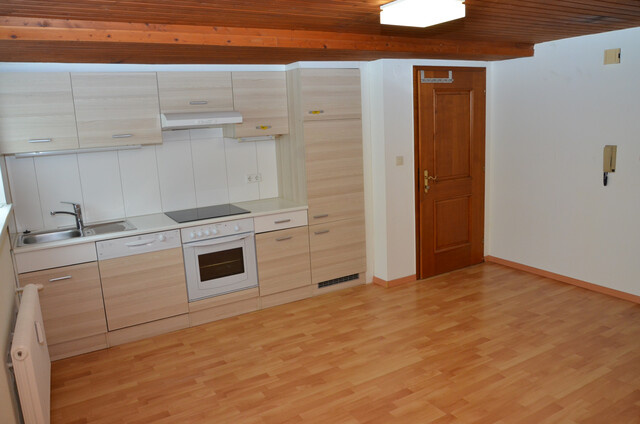 Nette 2-ZI Wohnung mit grossem Badezimmer plus separates Einzelzimmer sowie schönem Garten in Hard ab Juni zu vermieten