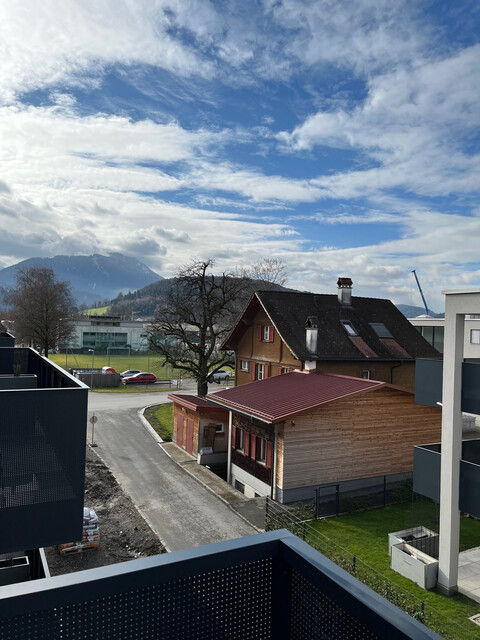 Moderne 2 Zimmer Dachgeschosswohnung mit Garage, Balkon und Keller in Neubau - provisionsfrei