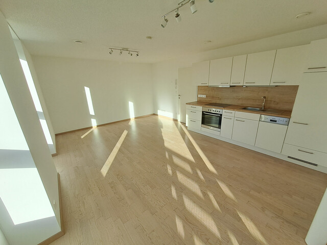 Provisionsfrei! Attraktive 2-Zimmer-Dachgeschosswohnung mit toller Aussicht und herrlichen Sonnenuntergängen