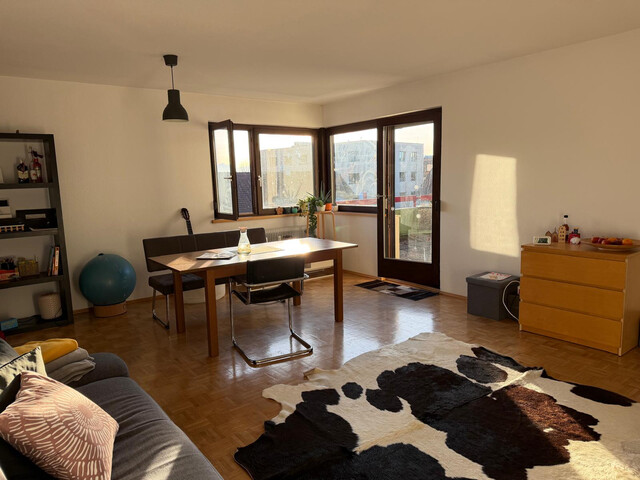 Gepflegte Dachgeschosswohnung mit Garage, Balkon und Keller in zentraler Lage!