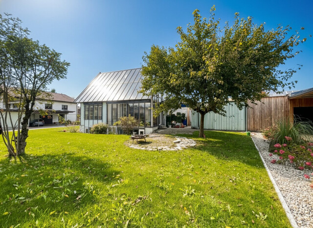 Einzigartiges Einfamilienhaus mit wunderschönem Wintergarten und Dachterasse in Altach!
