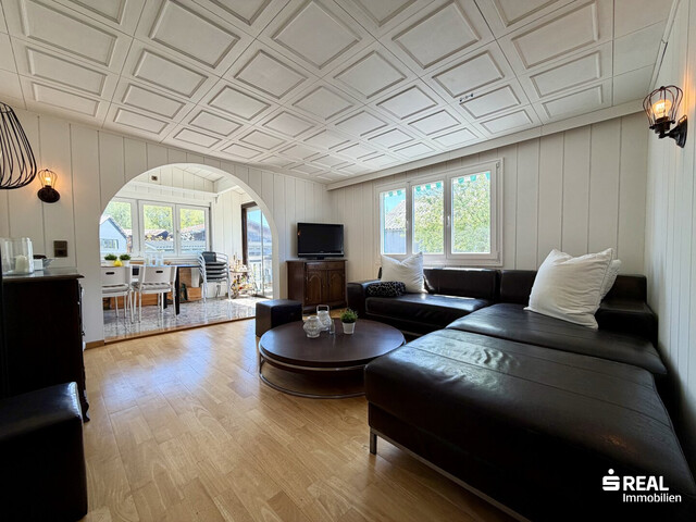 Ferienhaus mit Bootsgarage inklusive Motorboot