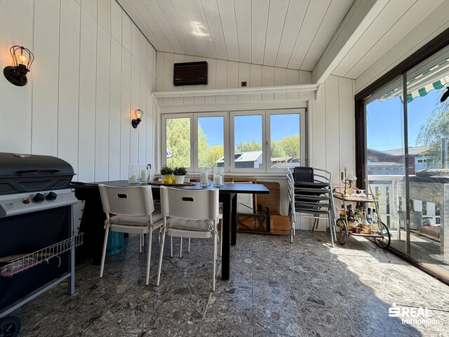 Ferienhaus mit Bootsgarage inklusive Motorboot