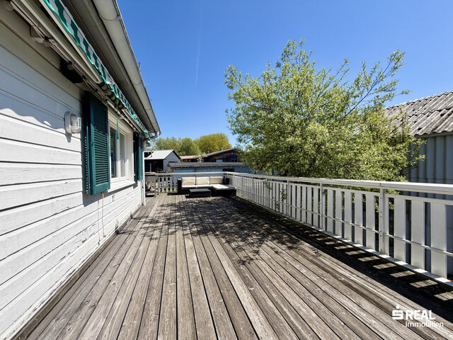 Ferienhaus mit Bootsgarage inklusive Motorboot