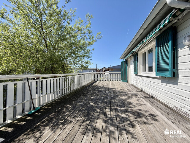 Ferienhaus mit Bootsgarage inklusive Motorboot