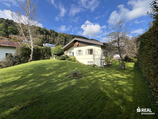 NEUER PREIS !!!  Einfamilienhaus mit großem Garten in ruhiger Lage