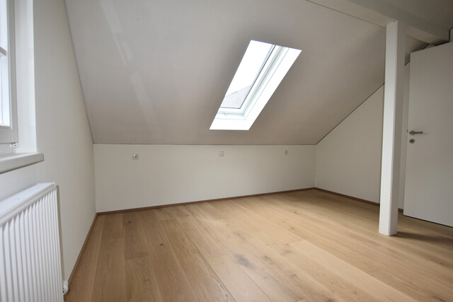 NEU sanierte und helle 3-Zimmer-Dachgeschosswohnung, Zentrum Wolfurt