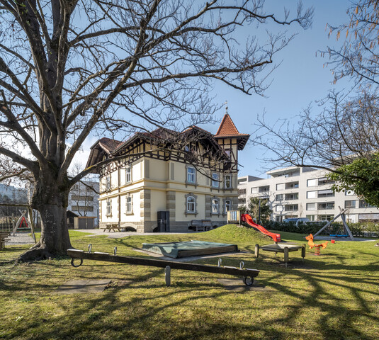 Villa mit durchdachter Raumstruktur