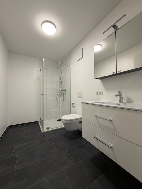 Moderne 2-Zimmer Erdgeschosswohnung mit Tiefgaragenplatz