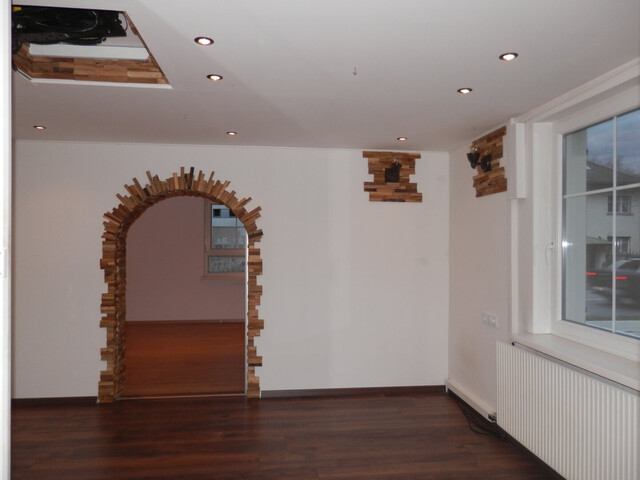 Renovierte 3-Zimmer-Wohnung mit einer herrlichen, großzügigen Terrasse.