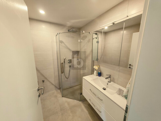 ZENTRAL, SONNIGE LOGGIA, TIEFGARAGENPARKPLATZ-  ALLES WAS MAN BRAUCHT!