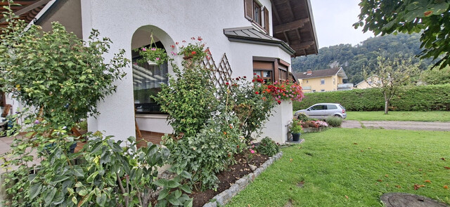 Charmantes Einfamilienhaus mit sehr gepflegter Ausstattung und grossem Garten zu verkaufen!