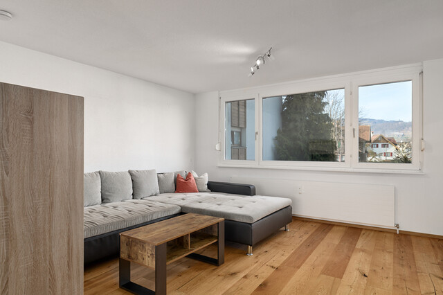 Charmante 3,5-Zimmer-Wohnung mit Wintergarten