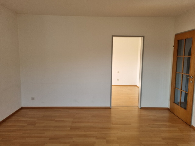 3-ZIMMERWOHNUNG MIT ZWEI BALKONEN UND TIEFGARAGE IN RUHIGER LAGE VON BREGENZ