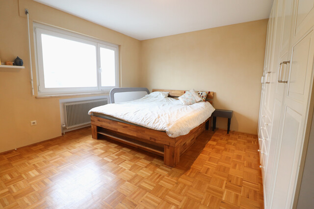 Zu vermieten: großzügige 4-Zimmer-Wohnung (ca. 97 m²) inkl. TG-Platz und fabelhaften Aussichten!