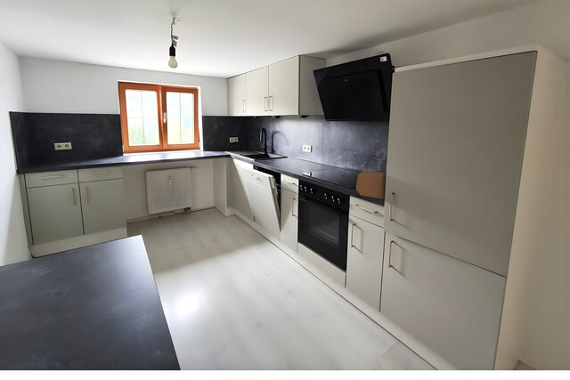 Charmante 3-Zimmer-Altbauwohnung mit Terrasse, Keller und Garage in Riezlern