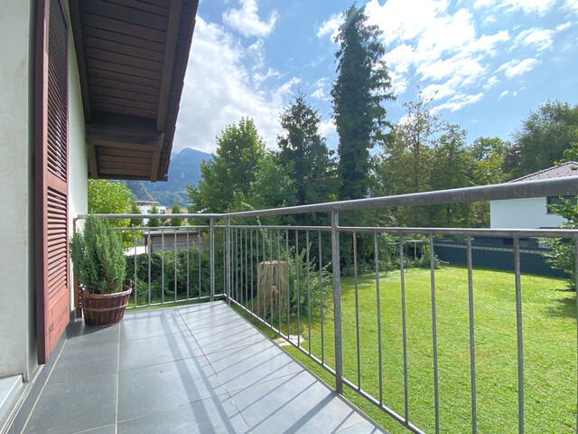 Großzügige 4-Zimmer-Wohnung mit Garten und Hauscharakter
