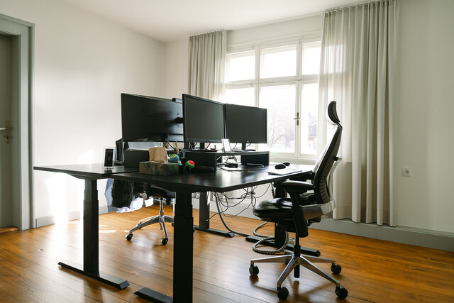 Stilvolle Einzel- und Doppelbüros in zentral gelegenem Co-Working-Gebäude