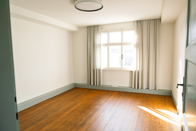 Stilvolle Einzel- und Doppelbüros in zentral gelegenem Co-Working-Gebäude