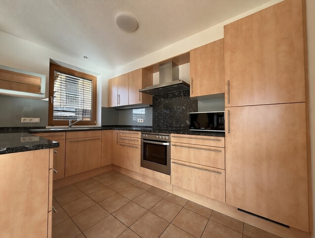 3 Zimmer-Wohnung  |  Loggia  |  Weitblick  | Carport