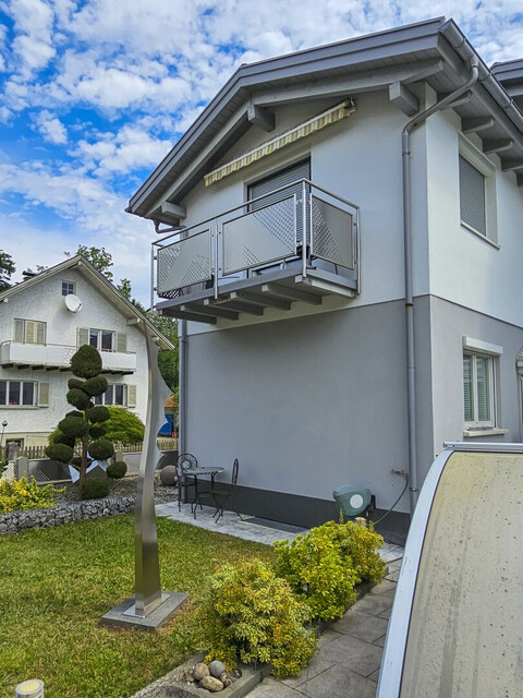 Großzügige Villa mit Pool in Bregenz: Luxuriöses Wohnen auf 239m² mit Einliegerwohnung und separatem Büro