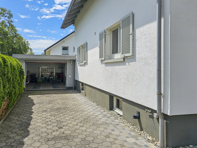 Großzügige Villa mit Pool in Bregenz: Luxuriöses Wohnen auf 239m² mit Einliegerwohnung und separatem Büro