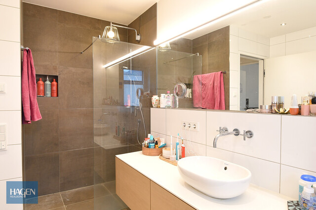 Moderne 4-Zimmer-Wohnung in familienfreundlicher Lage mit traumhafter Aussicht