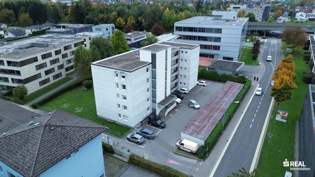 Modernisierte 4-Zimmerwohnung mit Balkon und Garagenbox