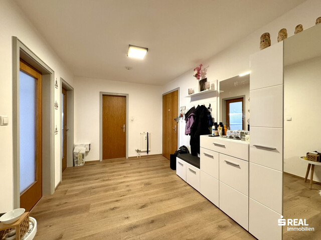 Modernisierte 4-Zimmerwohnung mit Balkon und Garagenbox