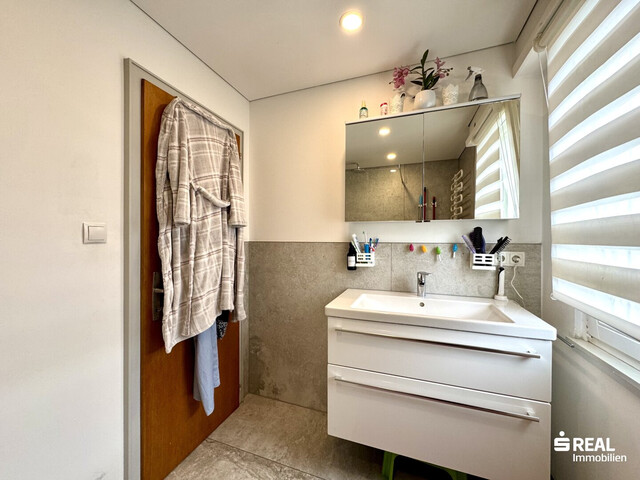 Modernisierte 4-Zimmerwohnung mit Balkon und Garagenbox