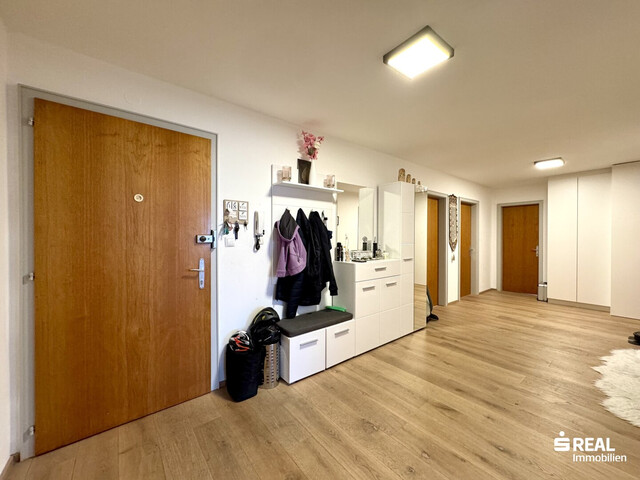 Modernisierte 4-Zimmerwohnung mit Balkon und Garagenbox