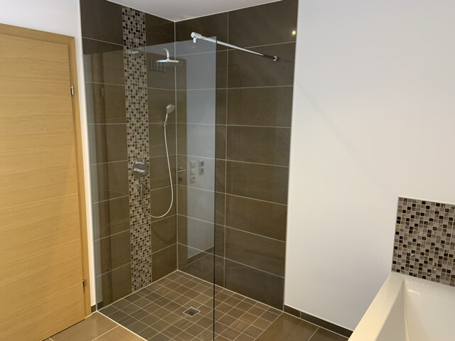 Moderne 4-Zimmer-Wohnung mit Terrasse, Tiefgaragenplatz und Kellerabteil in Muntlix