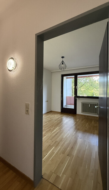 Gemütliche 2-Zimmer-Wohnung mit Balkon u. Tiefgarage in bester Lage