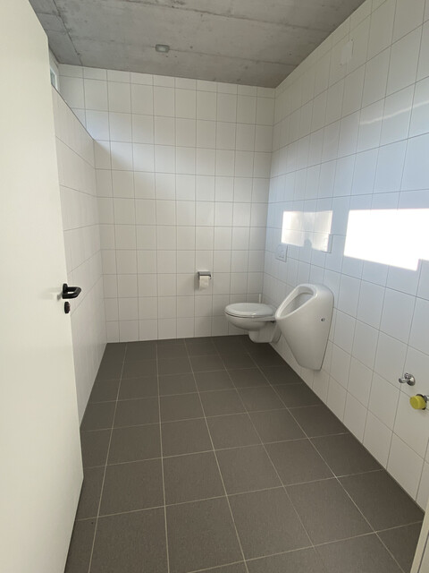Werkstatt. - Lagerhalle mit Büro und WC zu vermieten/kaufen